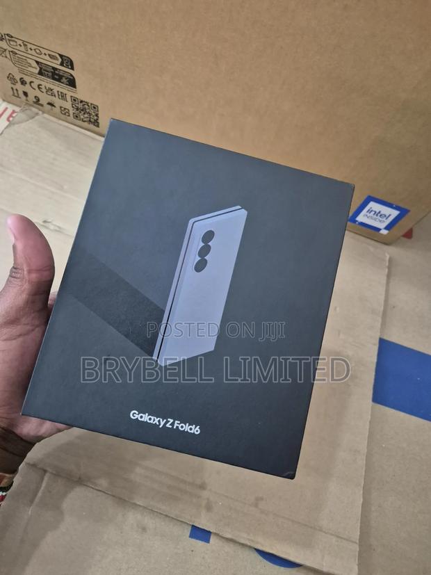 New Samsung Galaxy Z Fold6 512 GB Silver - thumbnail 3