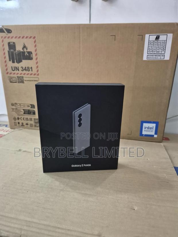 New Samsung Galaxy Z Fold6 512 GB Silver - thumbnail 5