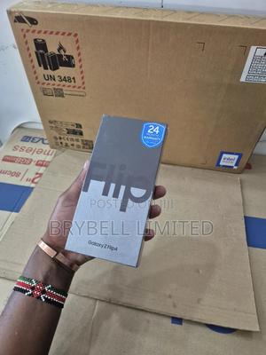 New Samsung Galaxy Z Flip4 256 GB Blue - thumbnail 2