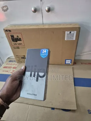 New Samsung Galaxy Z Flip4 256 GB Blue