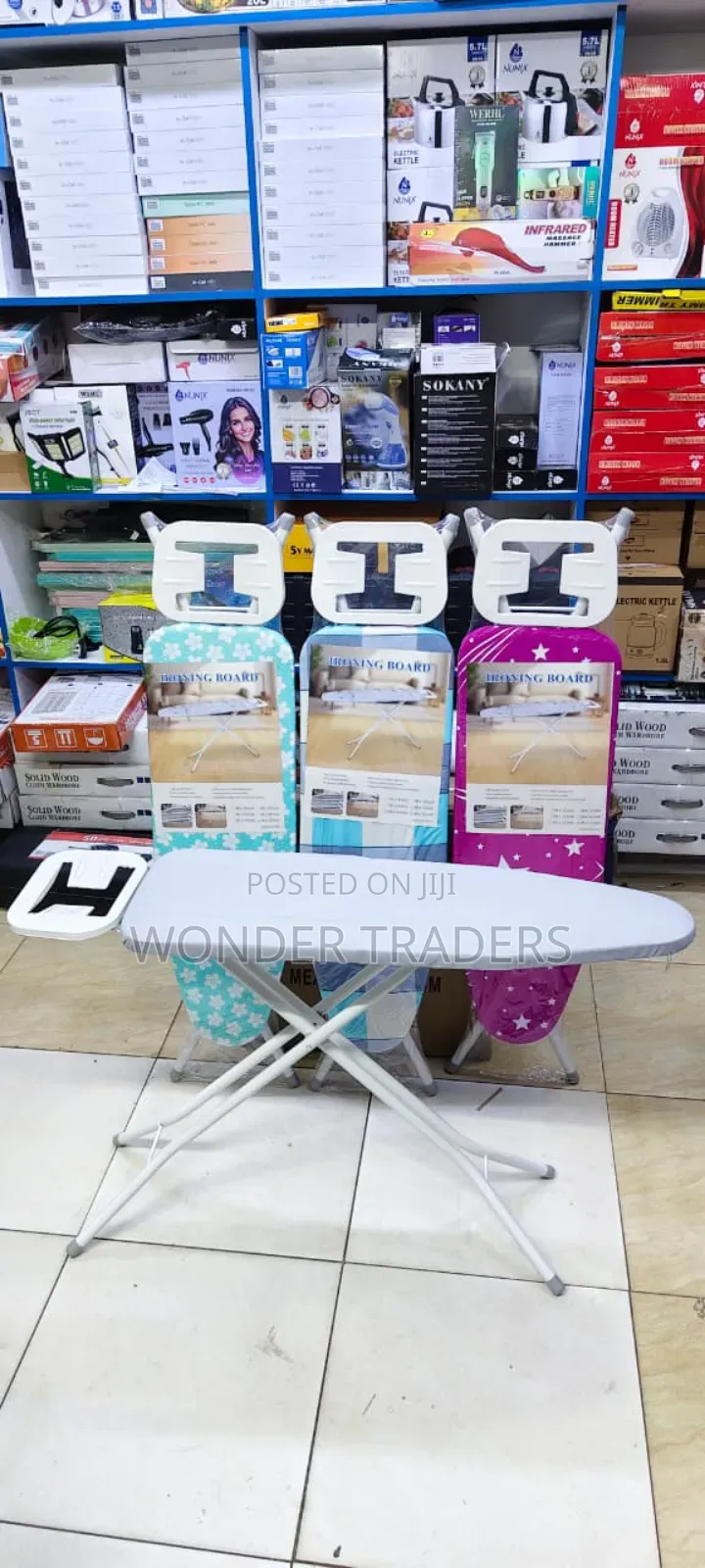 Ironing Board
*Adjustable Heigh
*Different Colour