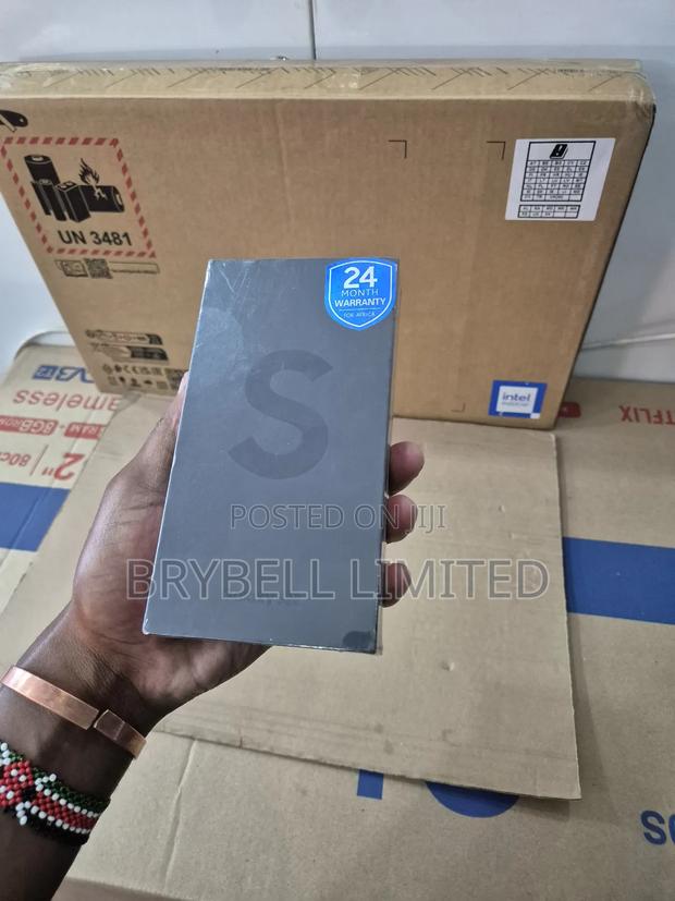 New Samsung Galaxy S22 5G 128 GB White - main view