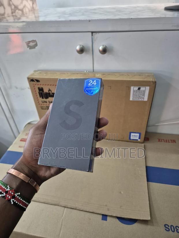 New Samsung Galaxy S22 5G 128 GB White - thumbnail 3