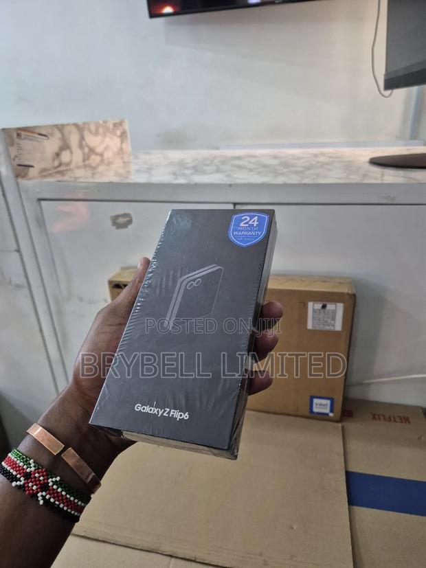 New Samsung Galaxy Z Flip6 256 GB Silver
