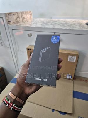 New Samsung Galaxy Z Flip6 512 GB Blue - thumbnail 2