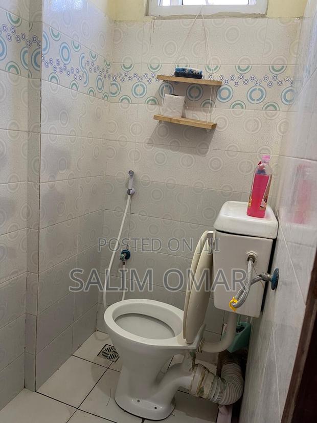 Studio Airbnb Located In Amazon Near Bamburi Mwembeni Stage - thumbnail 6