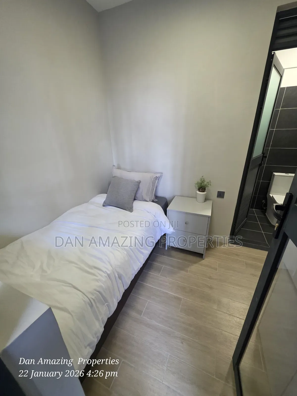 3bdrm Apartment in Gemini Plus Dsq, Gateway Mall Area for sale