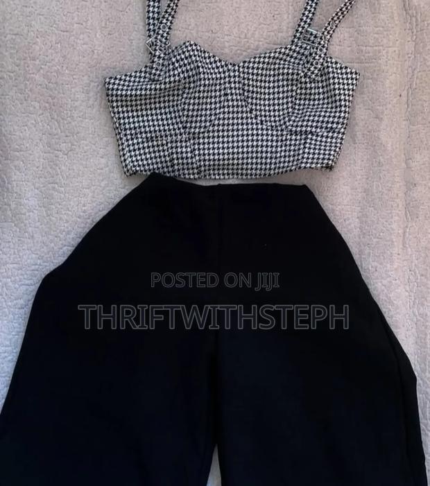 Sleeveless Crop Top - thumbnail 4