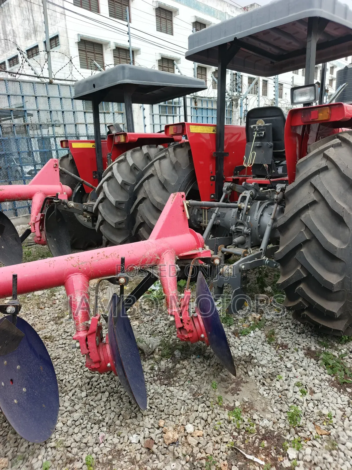 Massey Ferguson 385