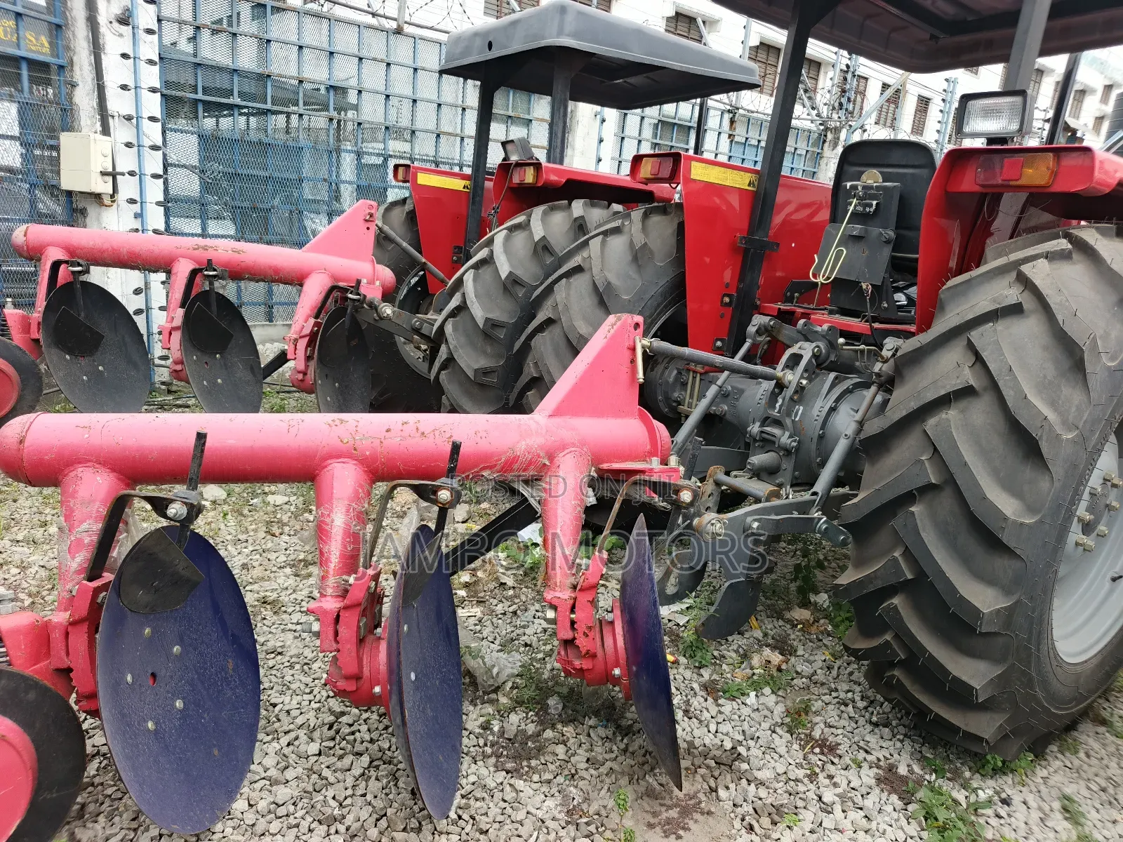 Massey Ferguson 385