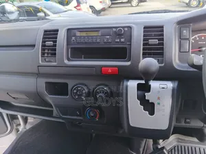 Toyota HiAce 2019 Silver