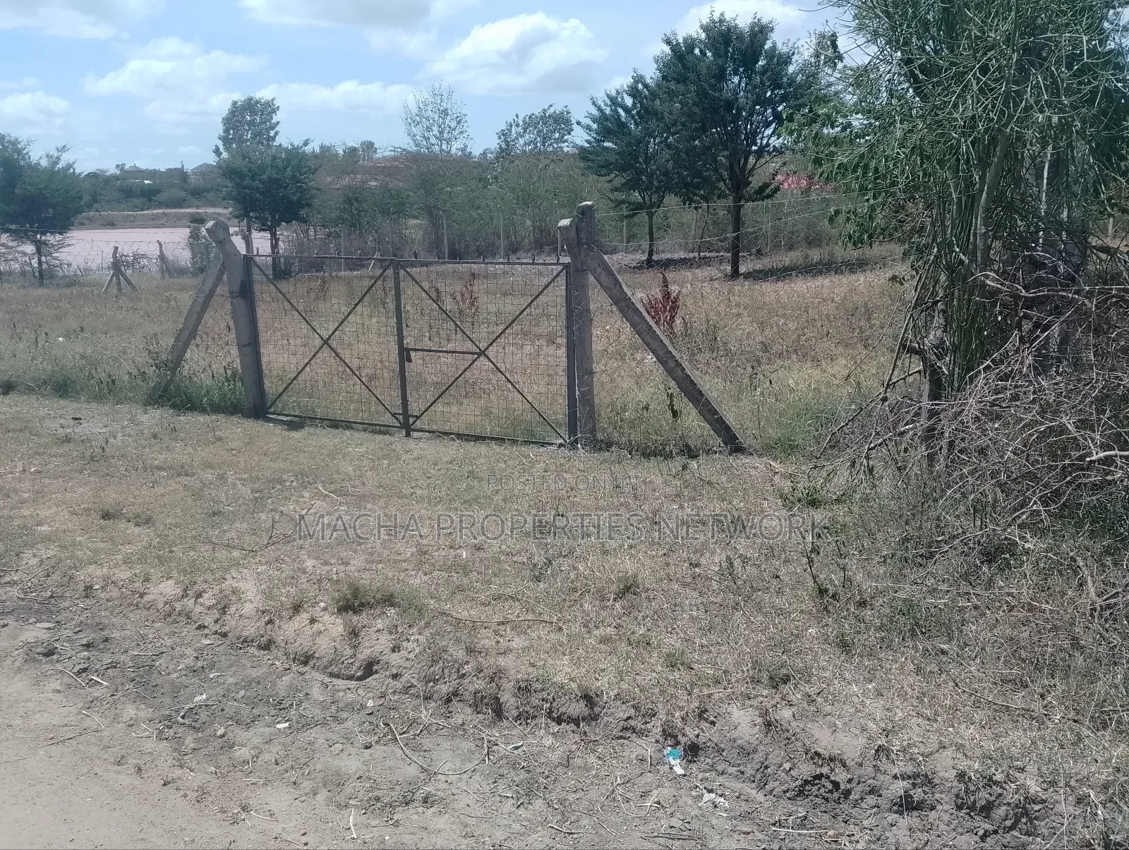 Kithini Mks -1/8 For Sale Located 2nd Row Off Tarmac.