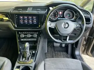 Volkswagen Touran 2018 Brown