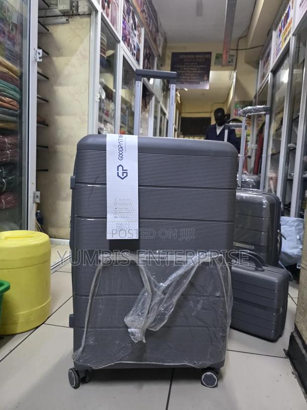 Size 30 Biggest Suitcase at 4500 Rubber Unbreakable at 4500