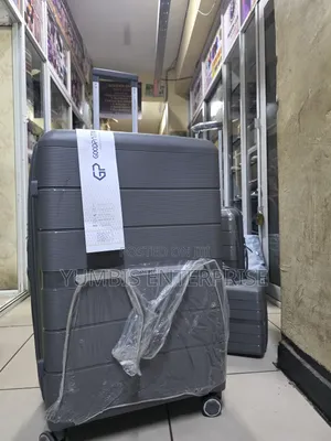 Size 30 Biggest Suitcase at 4500 Rubber Unbreakable at 4500