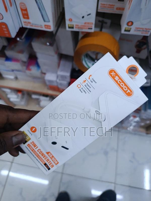 Usb-C Type C to 1/8" Aux Audio Headphone Adapter With Charging Active - thumbnail 3