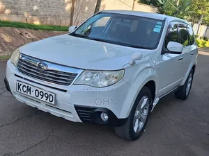 Subaru Forester 2010 Pearl