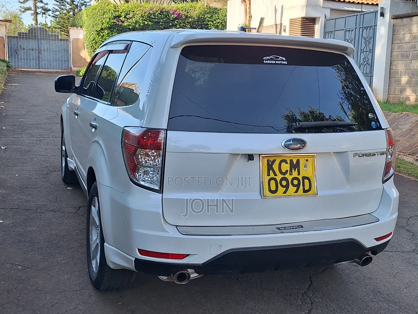 Subaru Forester 2010 Pearl