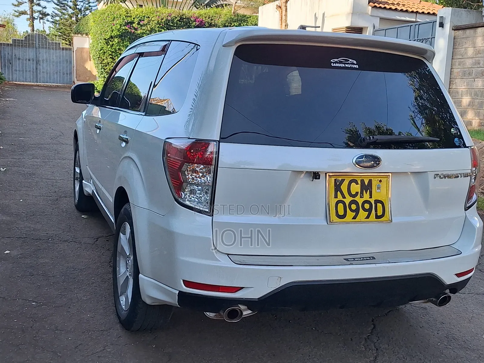 Subaru Forester 2010 Pearl