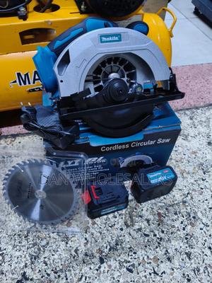 Makita 48v Cordless Circular Saw - thumbnail 2