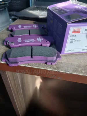 Honda Life Dunk Lotus Semi Metallic Front Brake Pads D5134.