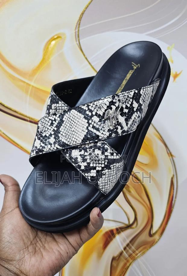 Gioseppe Zanotti Sandals 
Quality
