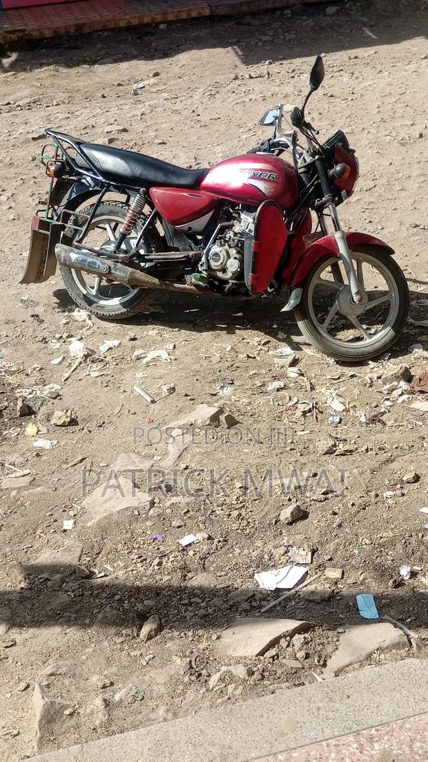 Bajaj Boxer 150 UG 2019 Red - main view