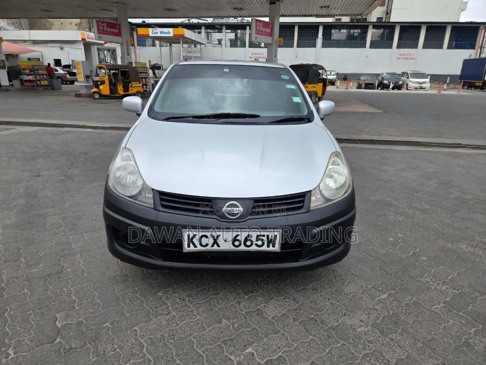 Nissan Advan 2013 Silver