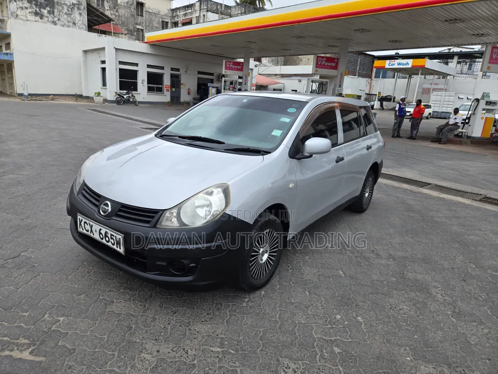 Nissan Advan 2013 Silver