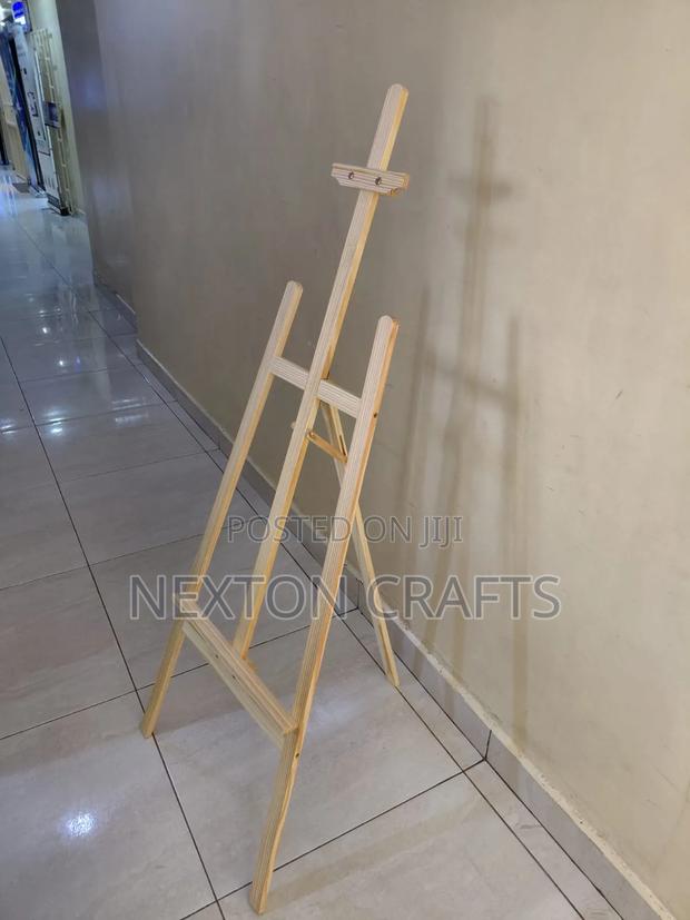 Easel Stand - main view