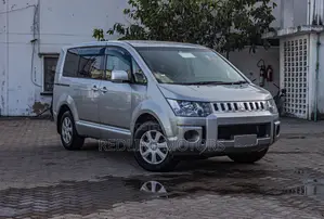 Mitsubishi Delica 2018 Silver