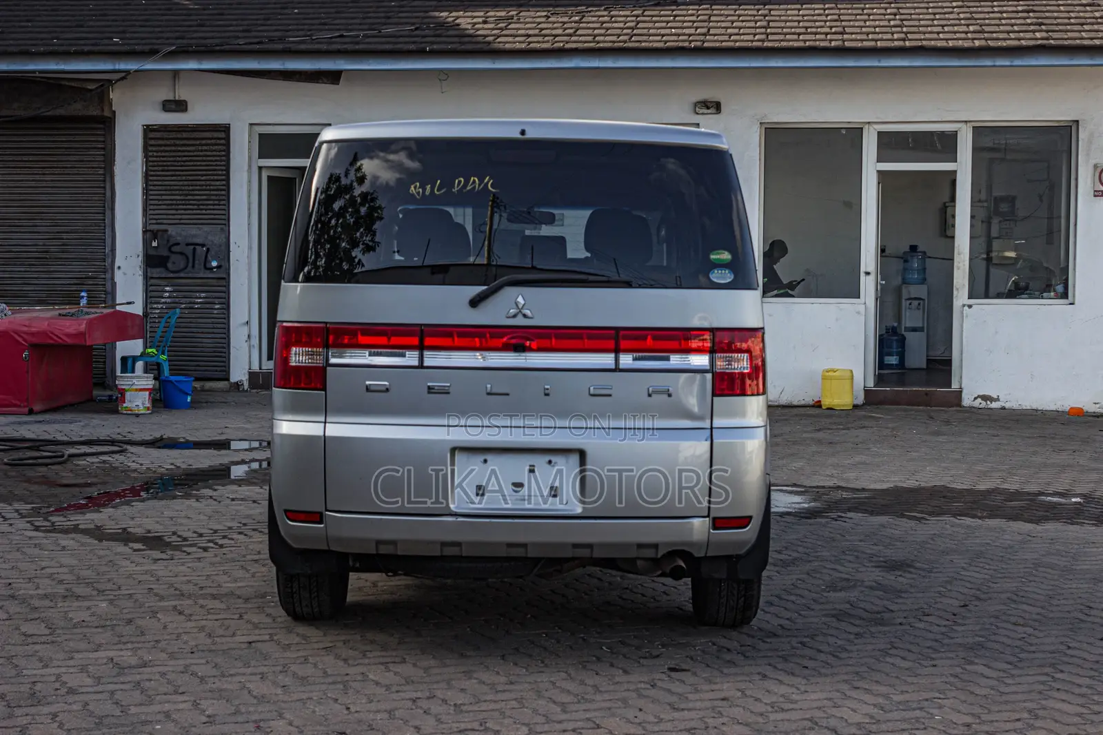 Mitsubishi Delica 2018 Silver