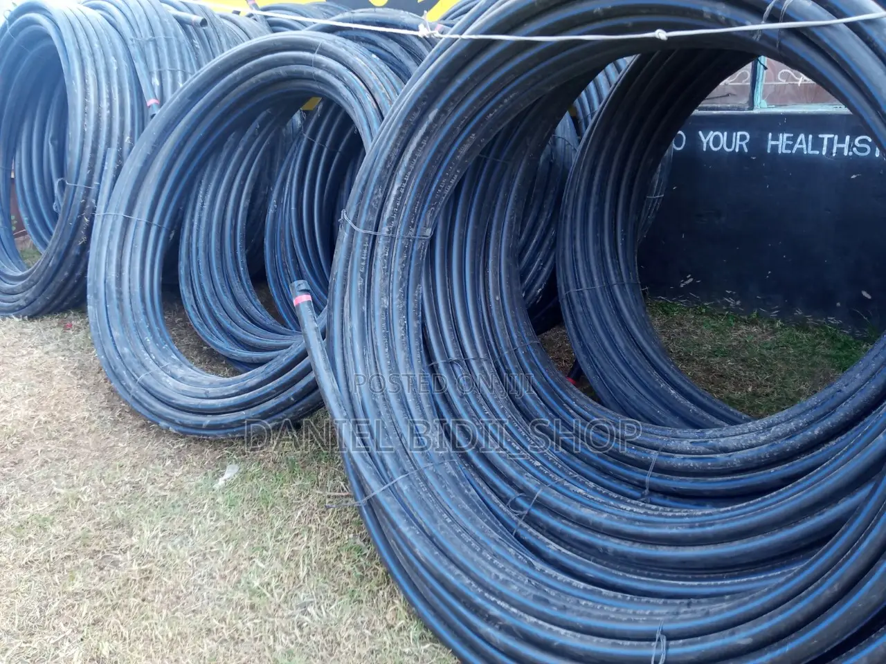 Hdpe Pipes Available ; Cost Per Roll 1inch - 100m