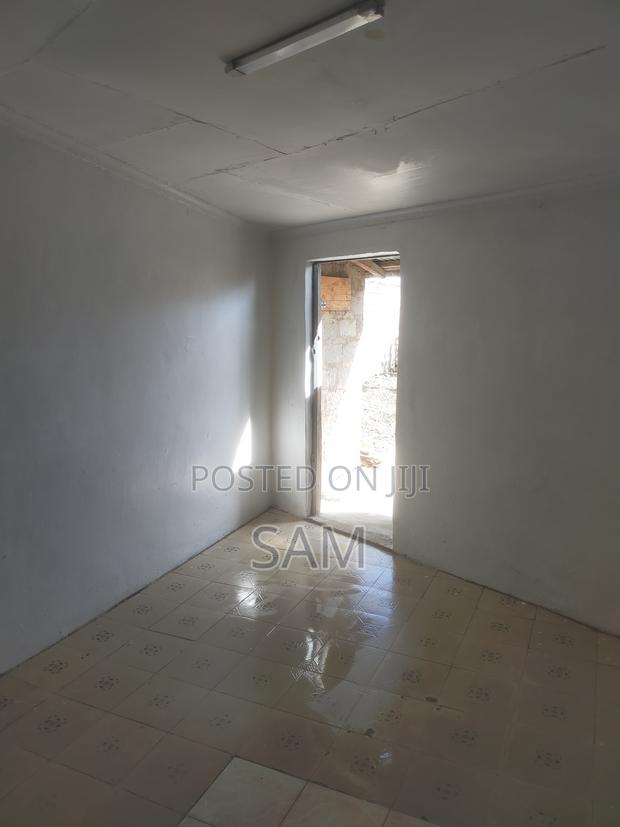 Donholm (Outer Ring Rd) Shop for Rent - thumbnail 2