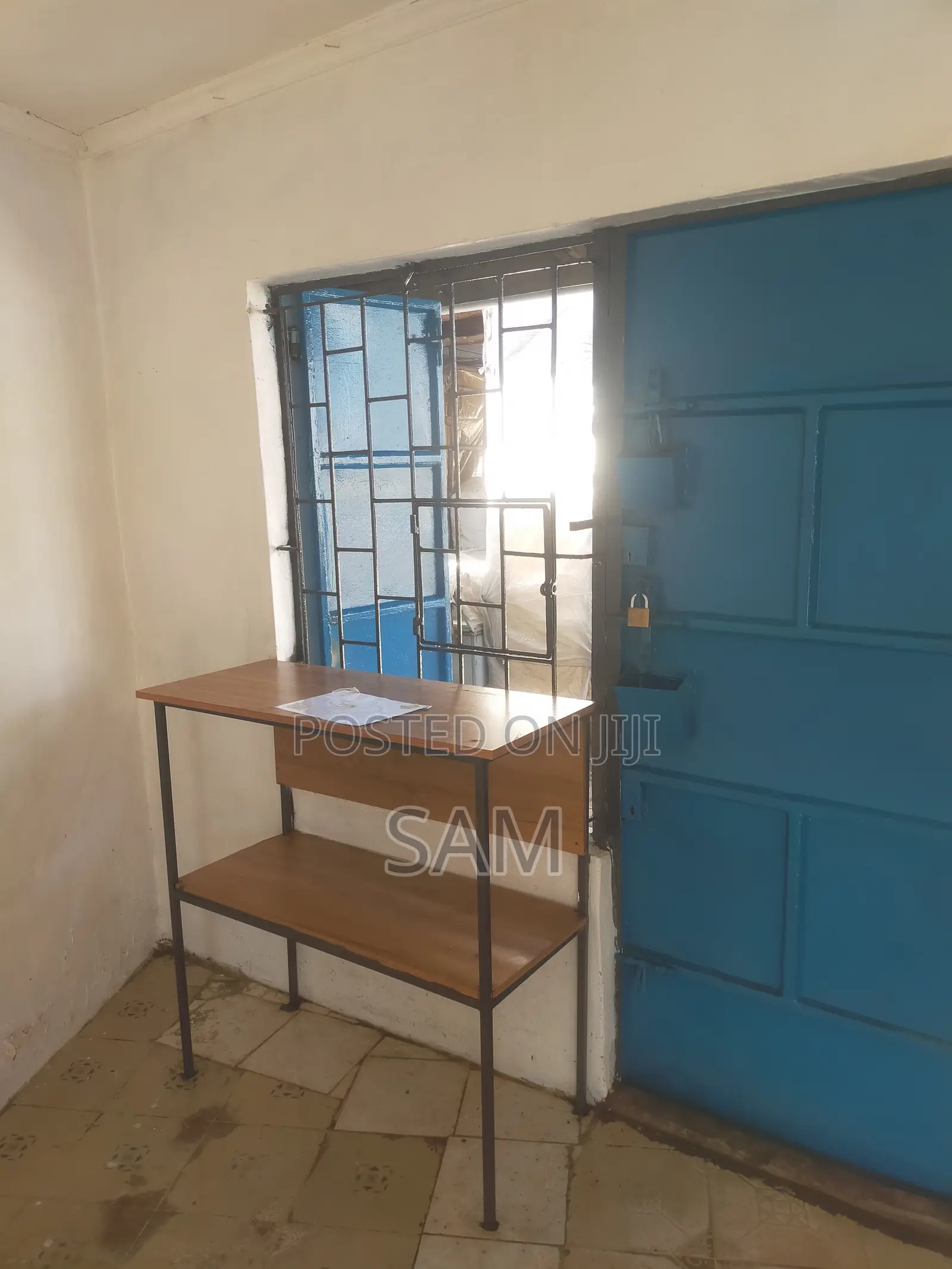 Donholm (Outer Ring Rd) Shop for Rent