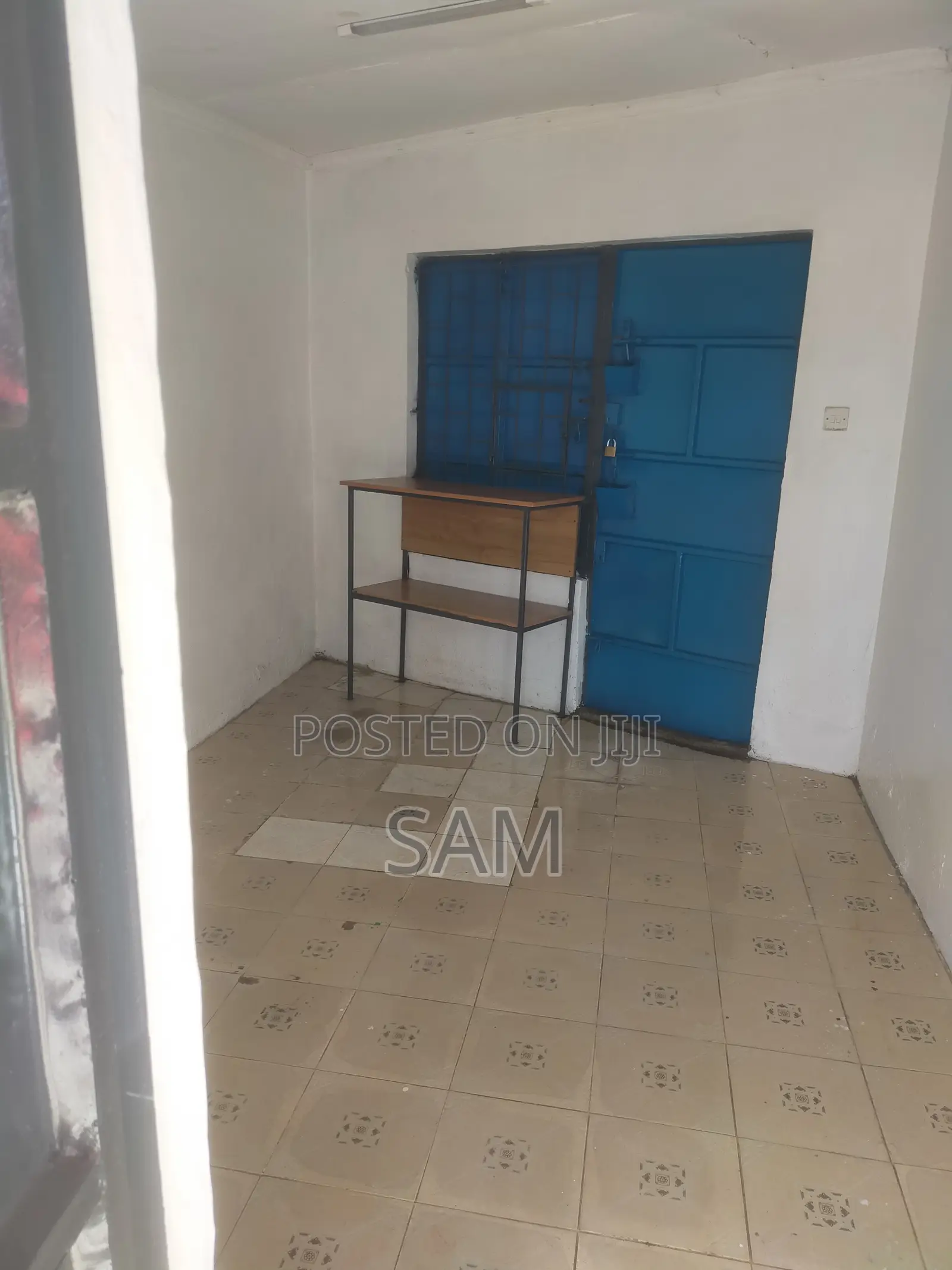Donholm (Outer Ring Rd) Shop for Rent