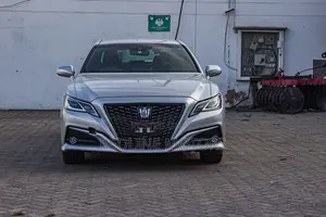 Toyota Crown 2018 Silver