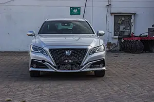 Toyota Crown 2018 Silver