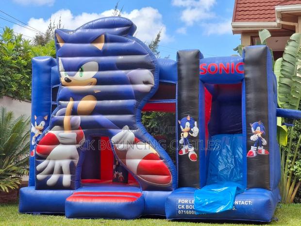 Clean and Spacious Themed Bouncing Castles for Hire - thumbnail 3