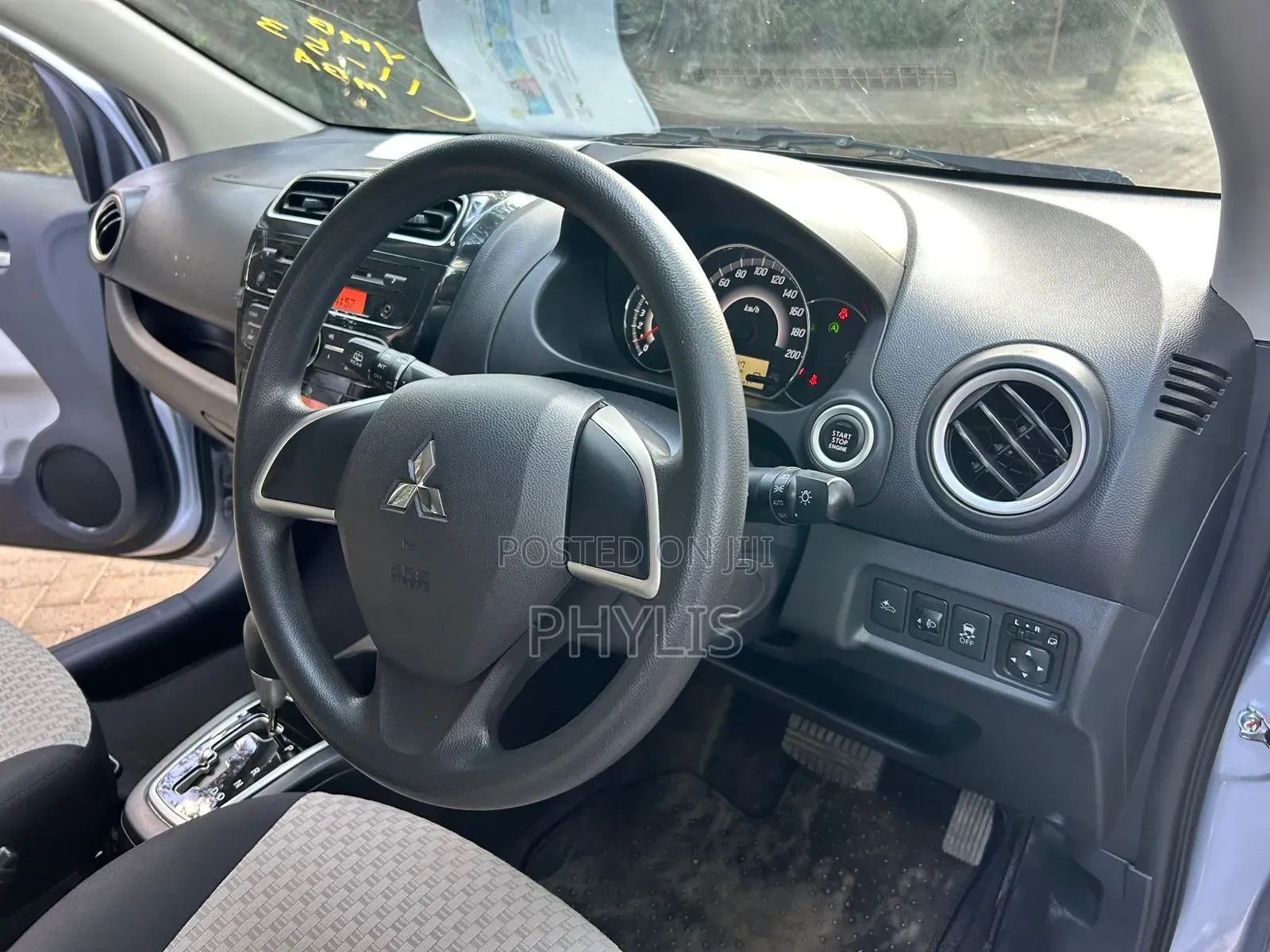 Mitsubishi Mirage 2018 Silver