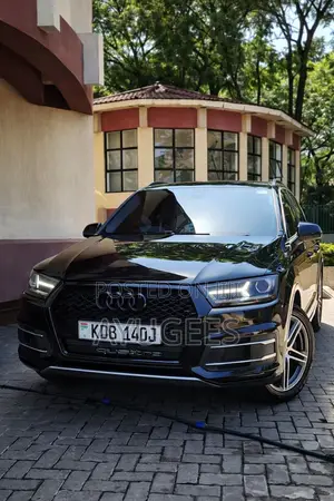 Audi Q7 3.0T Premium quattro 4dr SUV AWD (3.0L 6cyl S/C 8A) 2015 Black