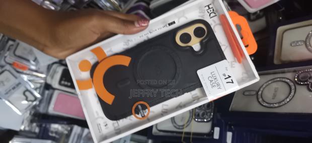 Yeans HDD Premium Leather Magsafe Back Case for iPhone 17 - main view