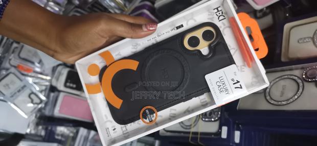 Yeans HDD Premium Leather Magsafe Back Case for iPhone 17 - thumbnail 3