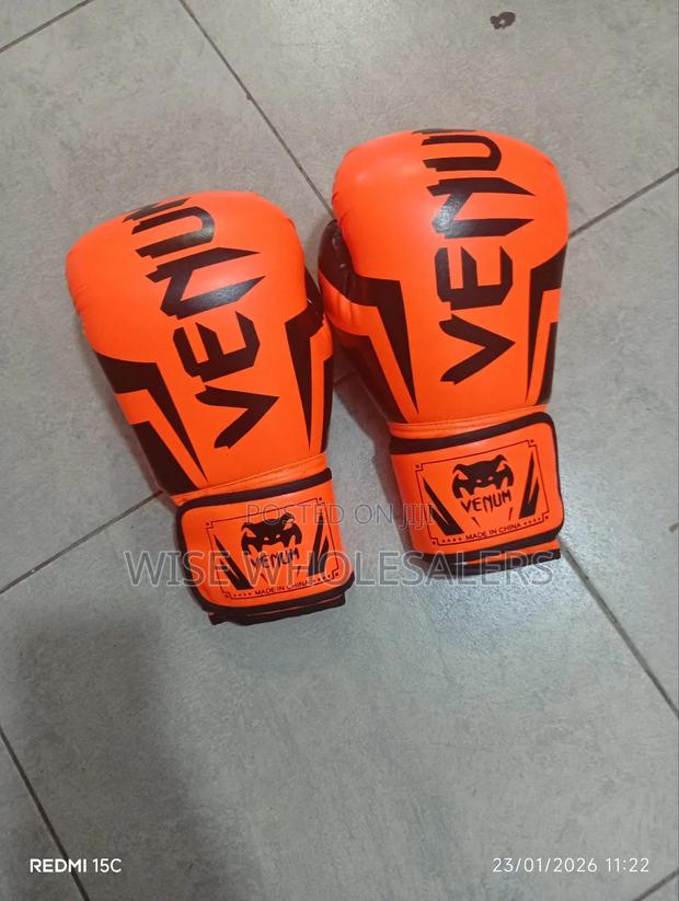 Venum Elite Boxing Gloves - main view