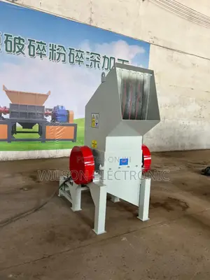 Plastic Crushing Shredding Machine. 1.5t Per Hour