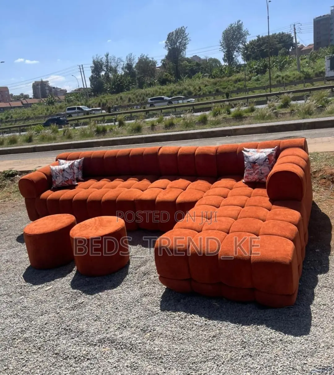 Rich Stylish 7 Seater Bubble L Sofa With Puffs