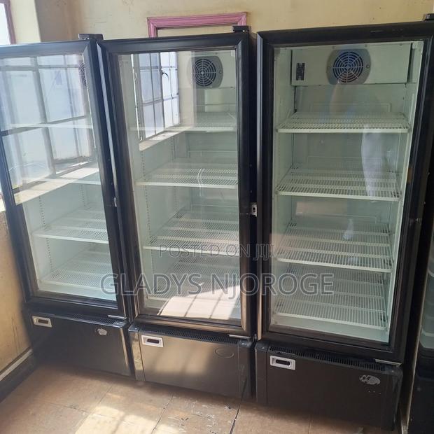 Medium Size Display Fridge( in Good Working Condition) - thumbnail 3