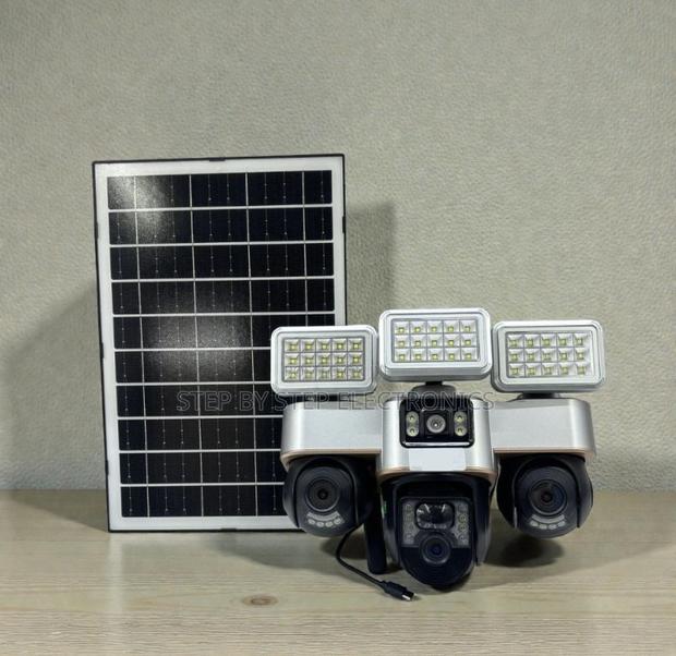 Auto Tracking 12mp 4g Solar CCTV Camera With Solar Flood Light