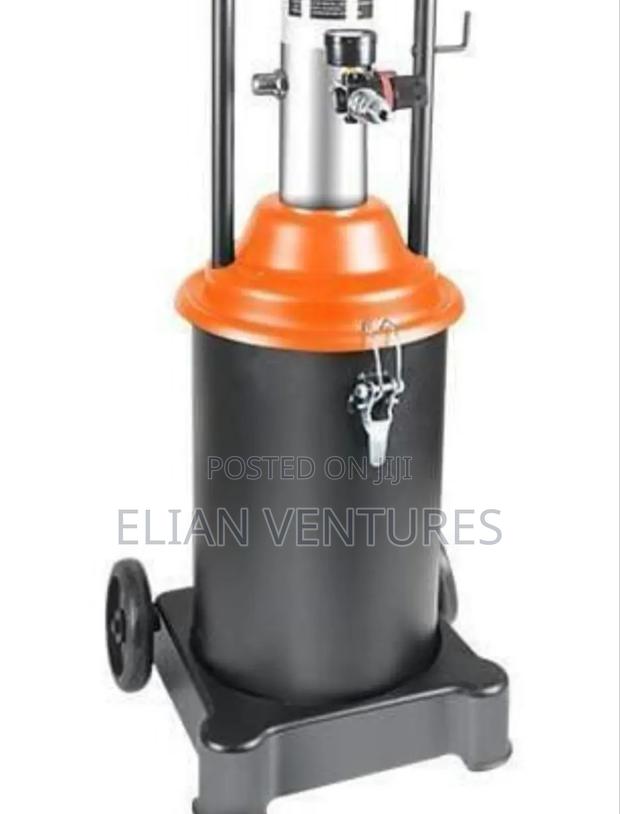New Oil Grease Lubricator