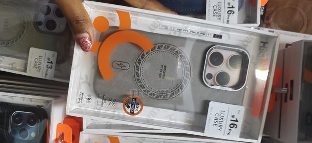 Wilem HDD Premium Leather Magsafe Back Case for iPhone 16 Pro - main view